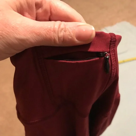P’Tula Cranberry Workout Leggings Size Small